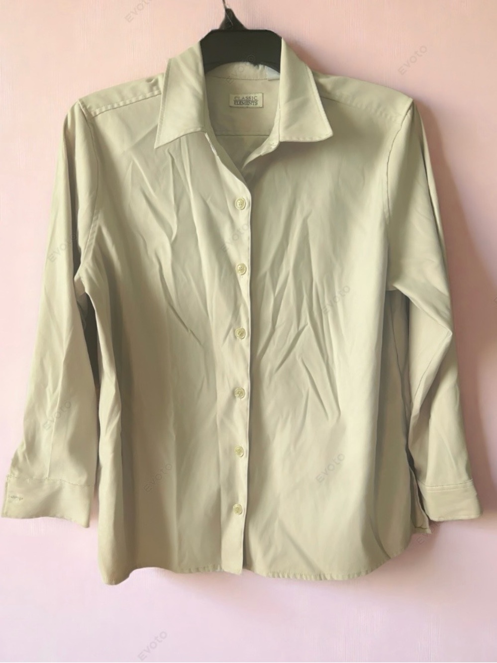 Vintage Classic Elements Cream Button Down Blouse. Large.